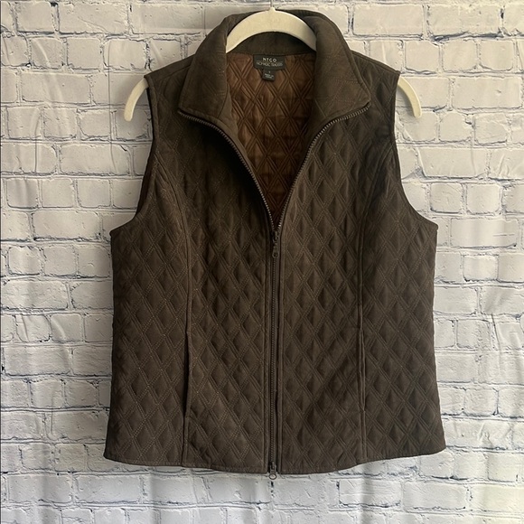 Nomadic Traders Women's Dark Green Quilted Vest‎ Womans size Small - Picture 1 of 4